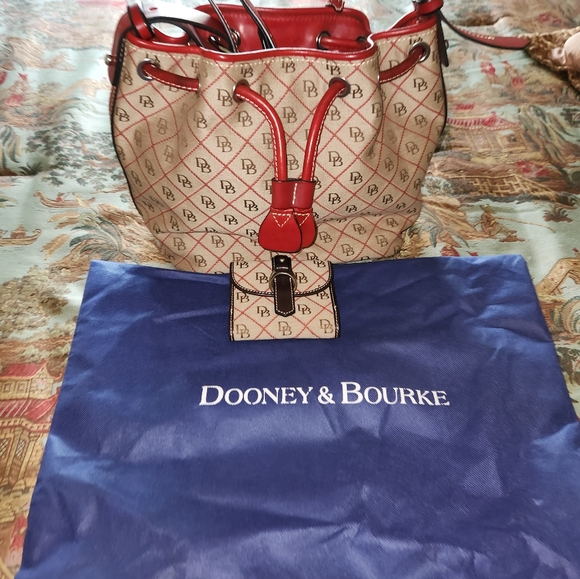 Dooney and Bourke Purse & Wallet - Picture 4 of 5
